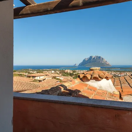 Vista Mare-isola Tavolara E Solarium Panoramico Porto San Paolo (Sardinia)