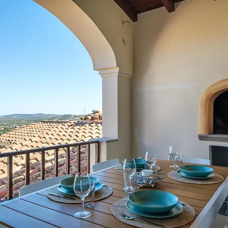Vista Mare-isola Tavolara E Solarium Panoramico Porto San Paolo (Sardinia)