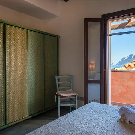 Vista Mare-isola Tavolara E Solarium Panoramico Apartamento *