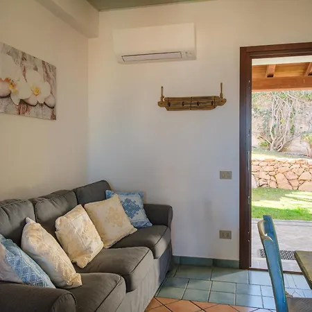 Vista Mare-isola Tavolara E Solarium Panoramico Апартаменты *