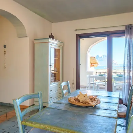 Апартаменты Vista Mare-isola Tavolara E Solarium Panoramico