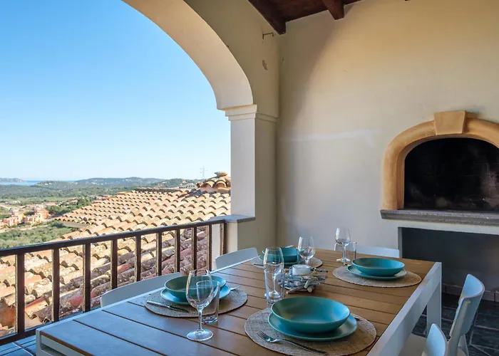 Vista Mare-isola Tavolara E Solarium Panoramico Porto San Paolo (Sardinia)